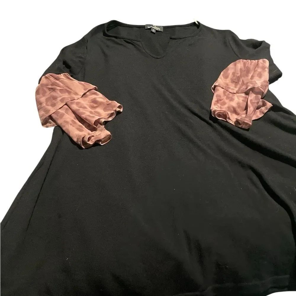 Suzanne Betro size 2X Black and Pink Women's Top like new